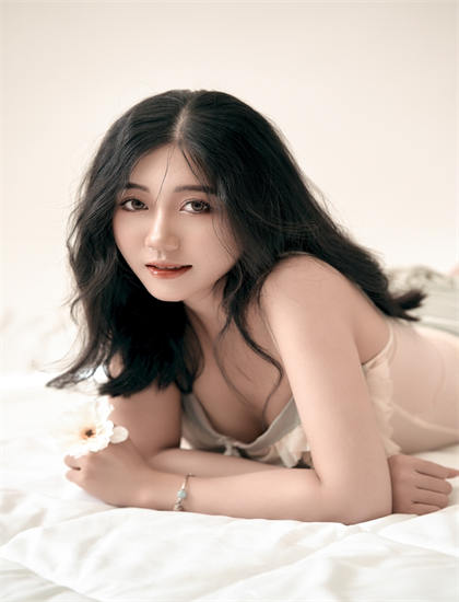 专业的影视评论深刻反思的：《港珠澳大桥》的艺术价值与娱乐性平衡，国语配音